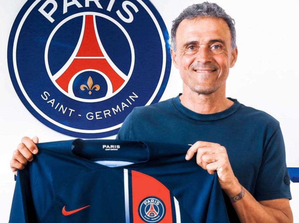 目前有機會贏得冠軍的強隊是：PSG 隊